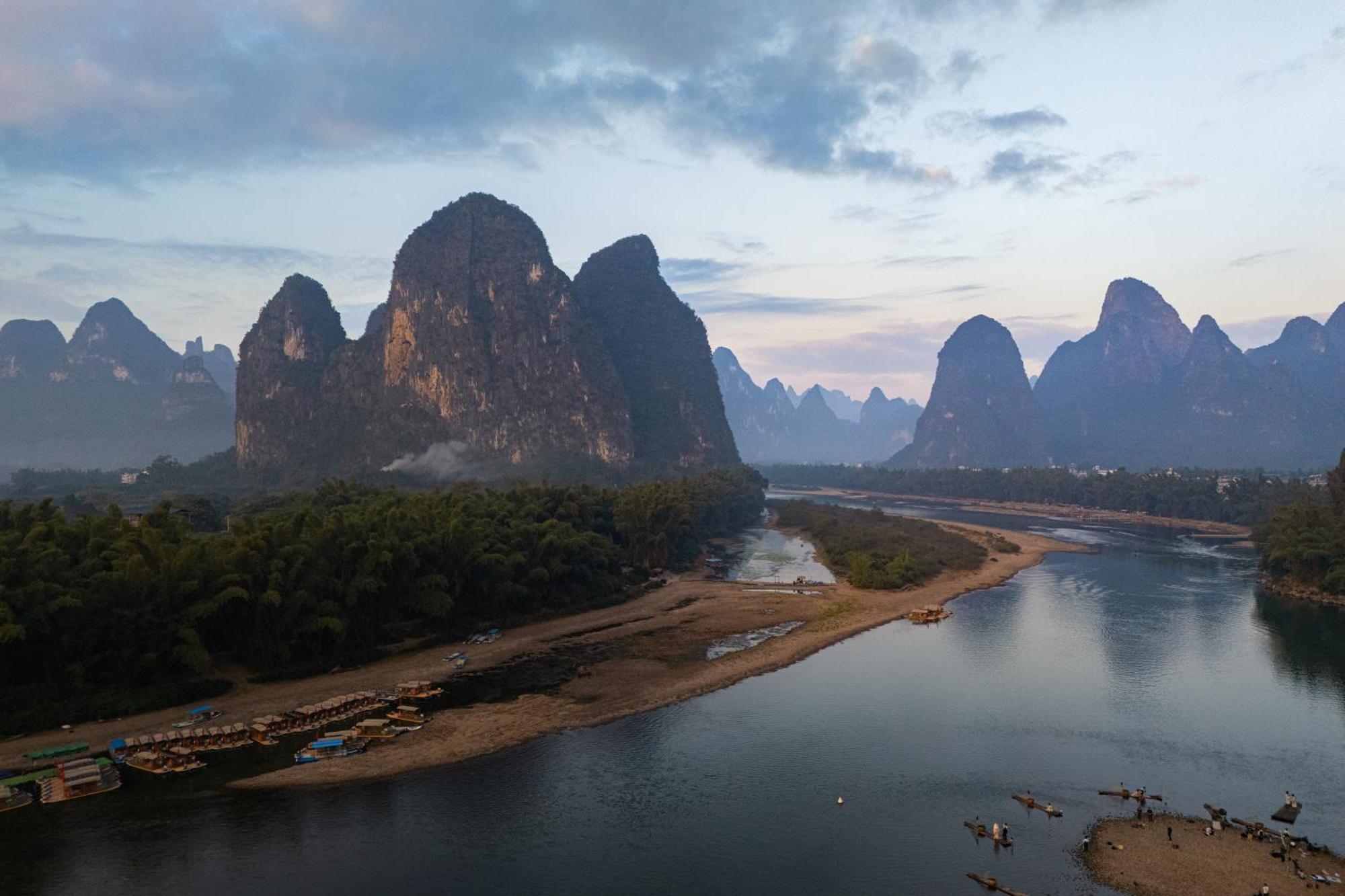 Leisure Courtyard Hotel Yangshuo-Free Shuttle Bus To Yangshuo Station Stay 2 Nights One Way Zewnętrze zdjęcie