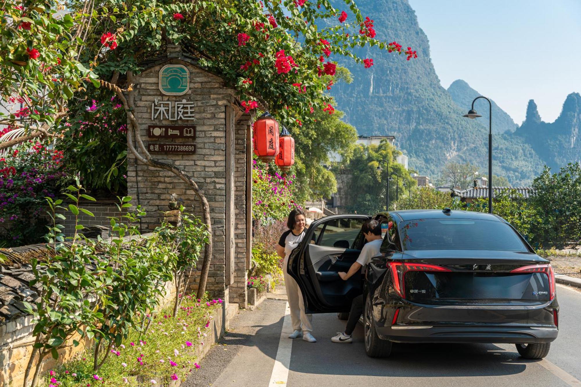 Leisure Courtyard Hotel Yangshuo-Free Shuttle Bus To Yangshuo Station Stay 2 Nights One Way Zewnętrze zdjęcie